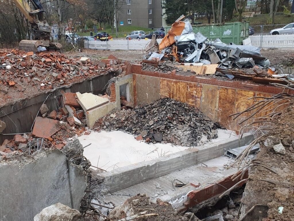 Emergency-demolition-company-Eccles-.jpg